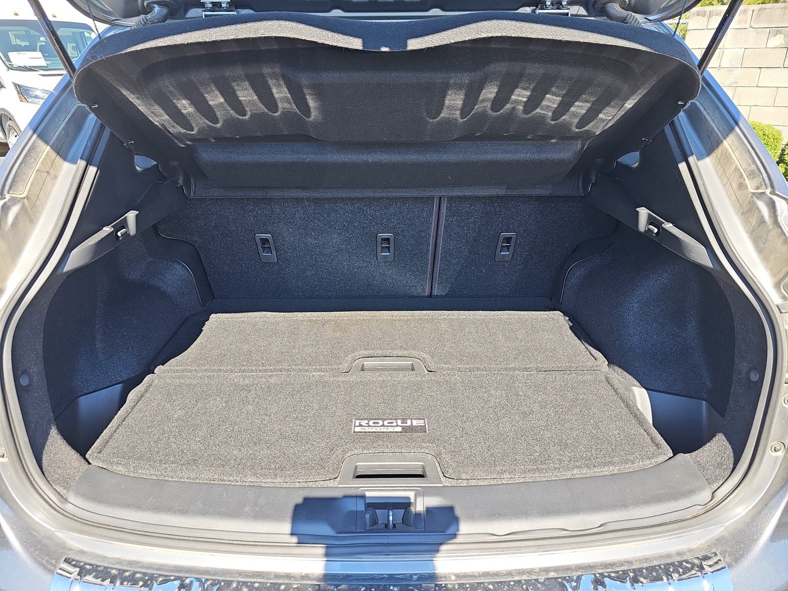 Used 2020 Nissan Rogue Sport SV w/ Technology Package FWD image 12