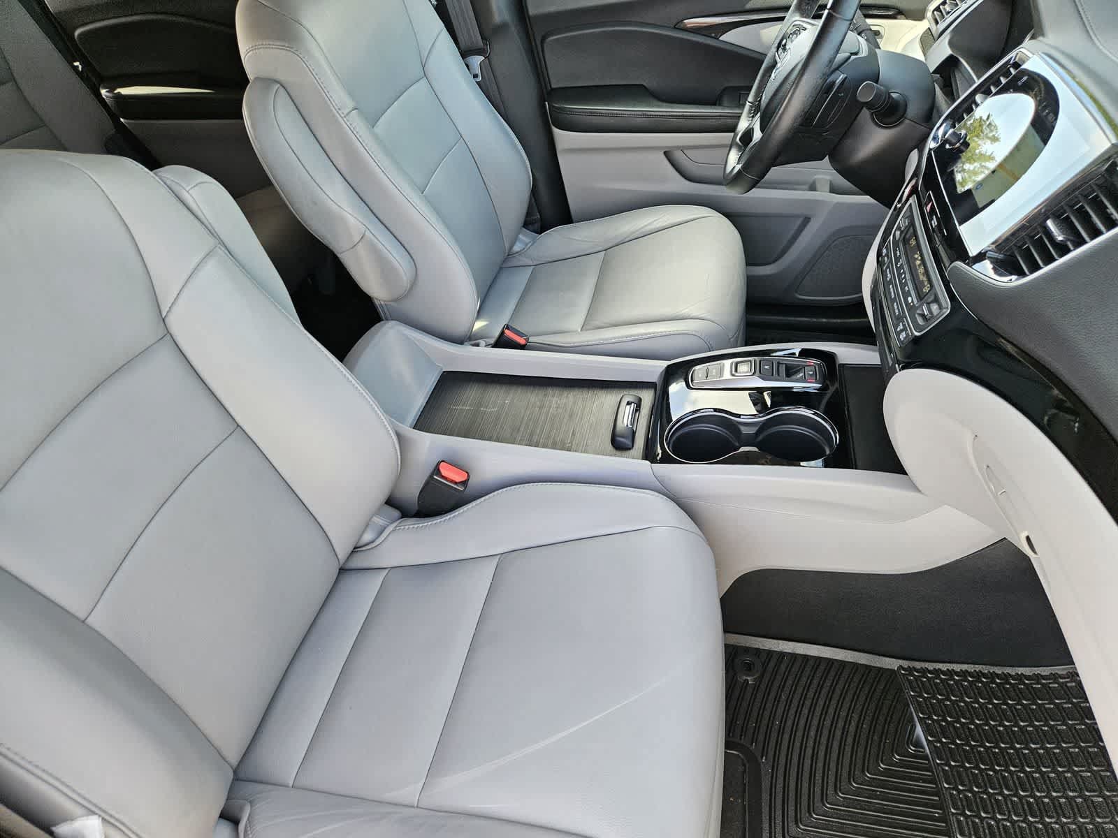 Used 2021 Honda Pilot Touring image 12