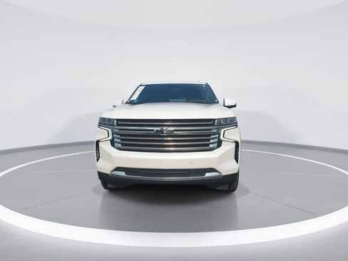 Used 2024 Chevrolet Tahoe High Country image 3