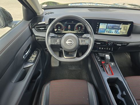 Used 2025 Nissan Kicks SR AWD/4WD image 15
