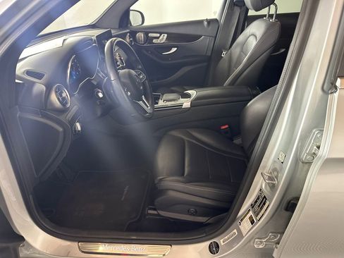 Used 2020 Mercedes-Benz GLC 300 image 3