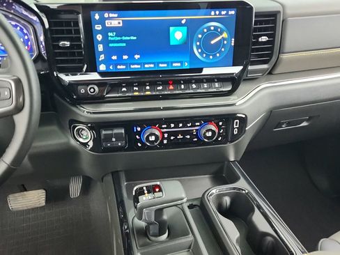Used 2025 Chevrolet Silverado 1500 ZR2 w/ Technology Package AWD/4WD image 21