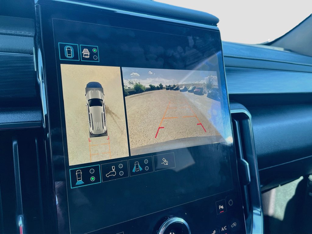 Used 2025 GMC Acadia AT4 AWD/4WD image 14