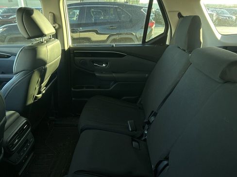Used 2024 Honda Pilot Touring image 9