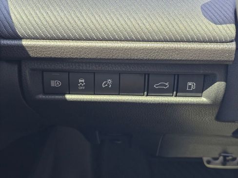 Used 2025 Toyota Camry SE FWD image 33
