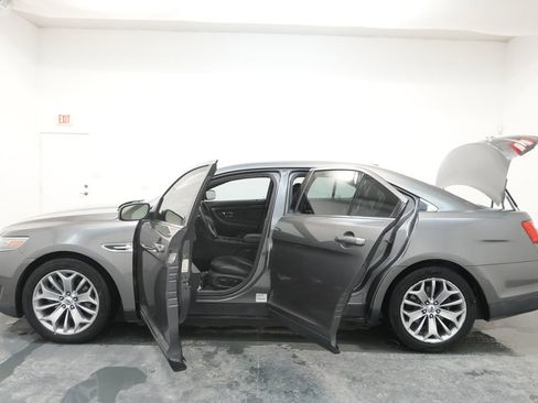 Used 2013 Ford Taurus Limited image 25