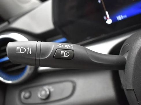 Used 2025 Chevrolet Trax LT w/ LT Convenience Package image 25