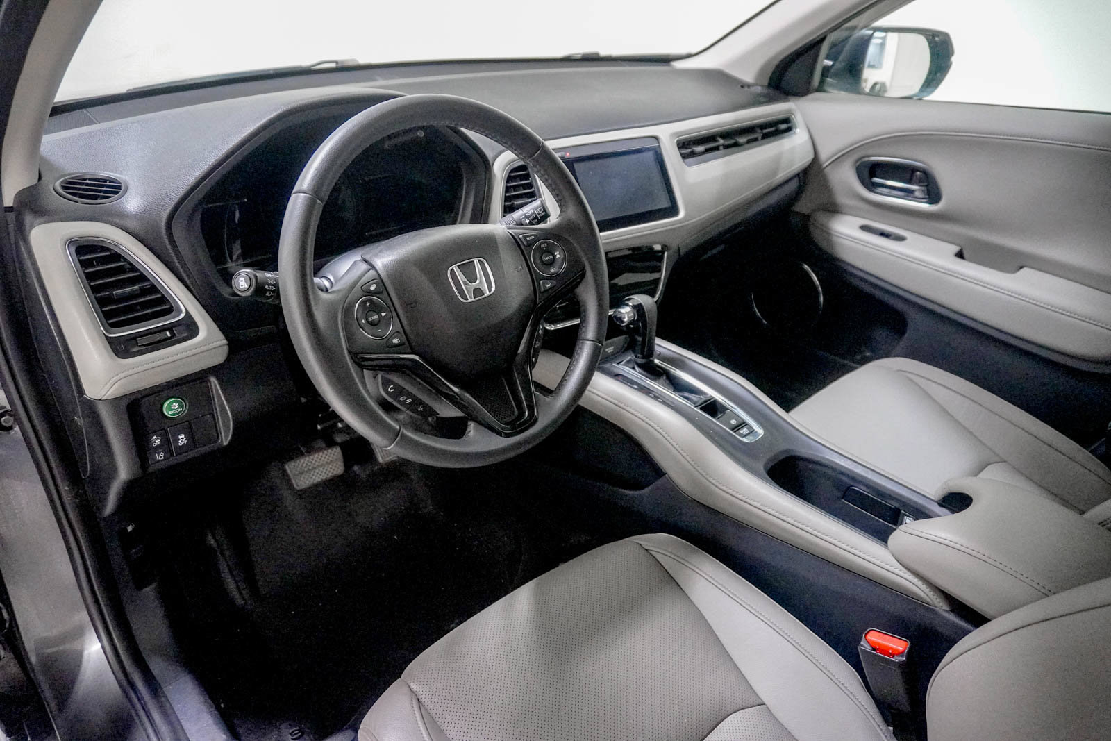 Used 2020 Honda HR-V Touring image 20
