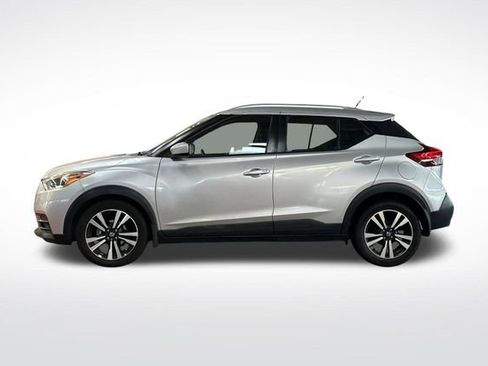 Used 2020 Nissan Kicks SV image 8