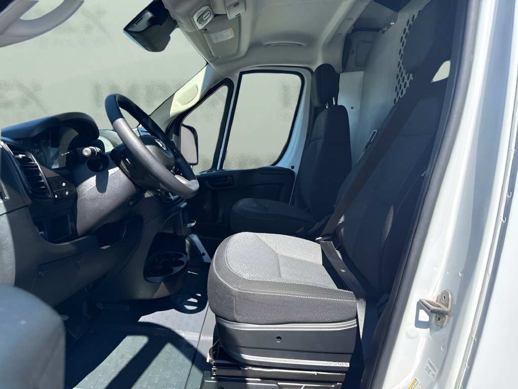 Used 2025 RAM ProMaster 2500 w/ Convenience Group FWD image 9