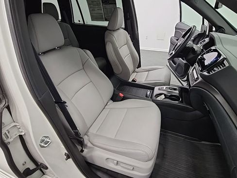 Used 2023 Honda Passport EX-L image 41