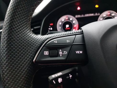 Used 2023 Audi SQ8 Prestige AWD/4WD image 19