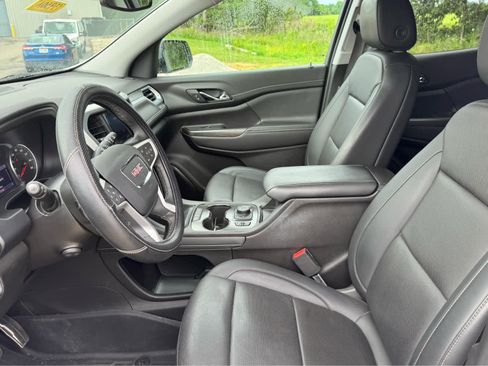 Used 2023 GMC Acadia SLT w/ Preferred Package FWD image 11