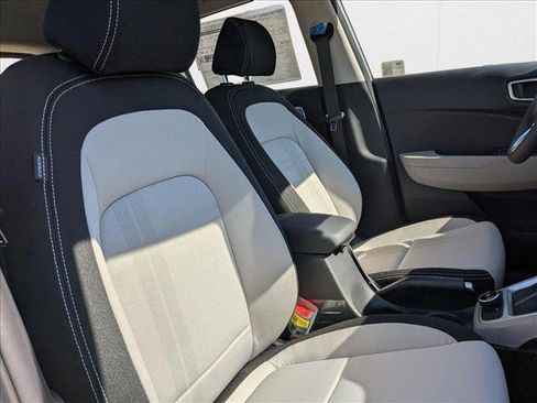 New 2025 Hyundai Venue SEL image 22