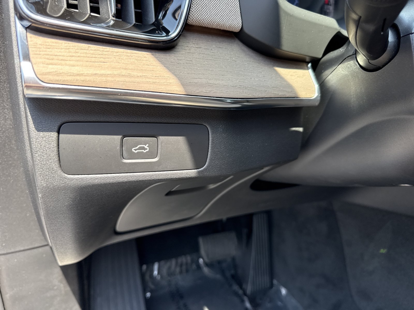 Certified 2026 Volvo XC90 B6 Plus AWD/4WD image 42
