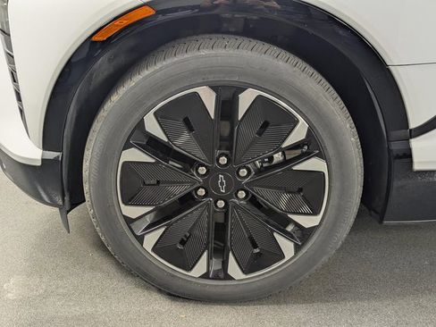 Used 2024 Chevrolet Blazer EV RS image 9