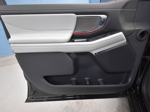 New 2026 Ford Expedition Max Platinum AWD/4WD image 3