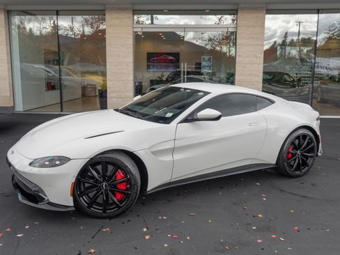 Used 2020 Aston Martin V8 Vantage Coupe image 33