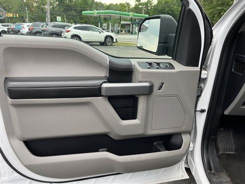 Used 2017 Ford F150 XLT AWD/4WD image 16