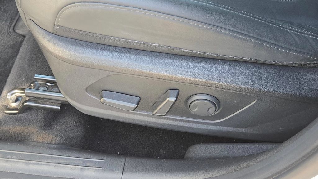 Used 2025 Hyundai Tucson SEL AWD/4WD image 14