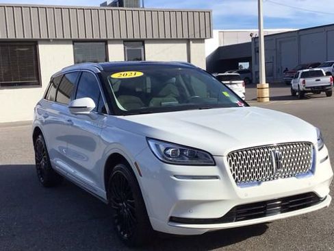 Used 2021 Lincoln Corsair Reserve w/ Equipment Group 201A image 3