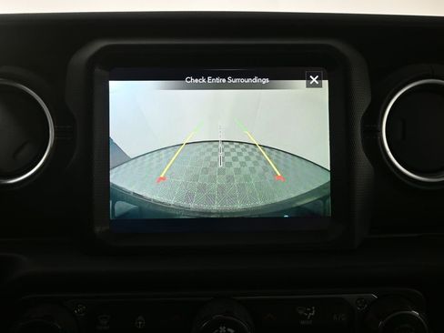 Used 2022 Jeep Wrangler Unlimited Sahara w/ Cold Weather Group image 30