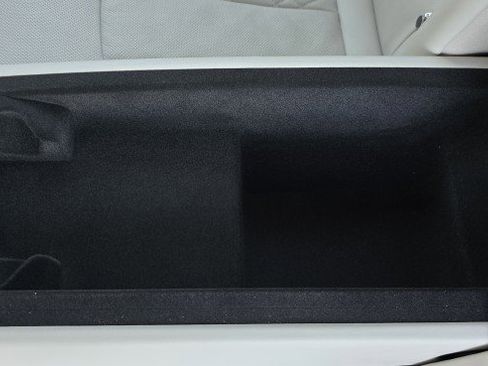 Used 2021 BMW 750i xDrive w/ Executive Package image 24