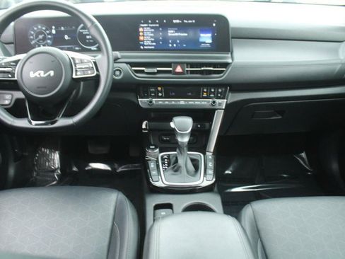 Used 2024 Kia Seltos SX w/ SX Sunroof Package image 13