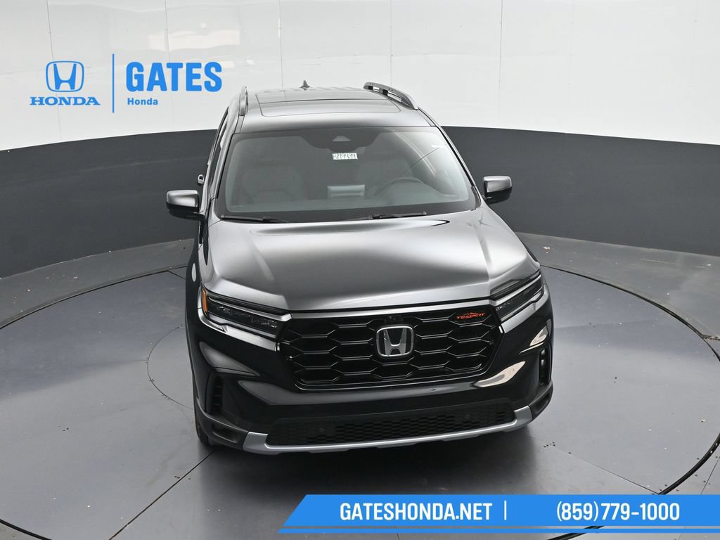 Certified 2025 Honda Pilot TrailSport image 54