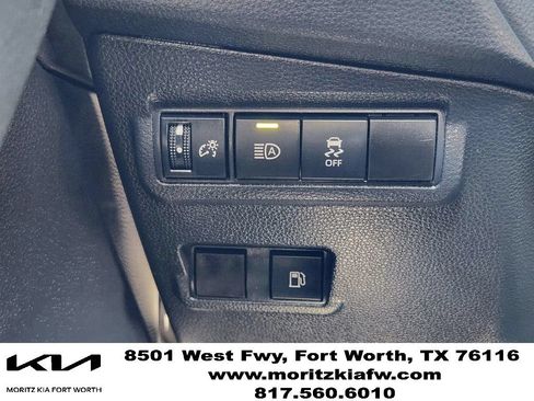 Used 2024 Toyota Corolla Cross AWD Hybrid image 22