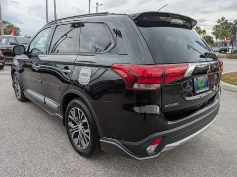 Used 2016 Mitsubishi Outlander SE image 6