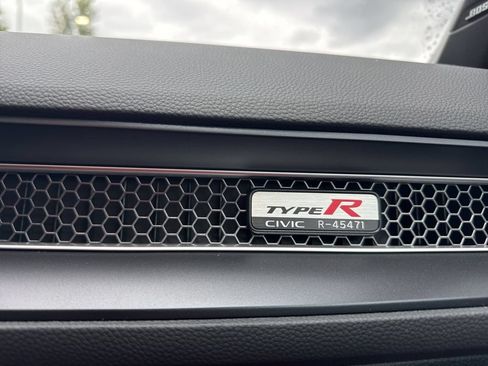 Certified 2025 Honda Civic Type R image 17