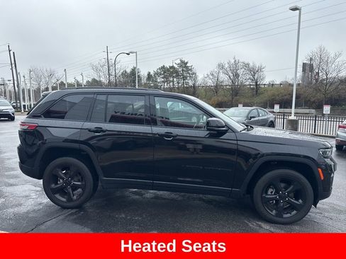 Used 2023 Jeep Grand Cherokee Altitude image 8