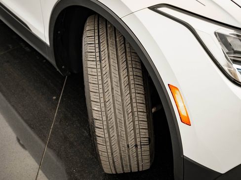 Used 2023 Volkswagen Tiguan SE w/ Panoramic Sunroof Package image 46