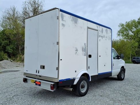 Used 2024 Ford E-350 and Econoline 350 Super Duty w/ Power Windows & Locks Group RWD image 7