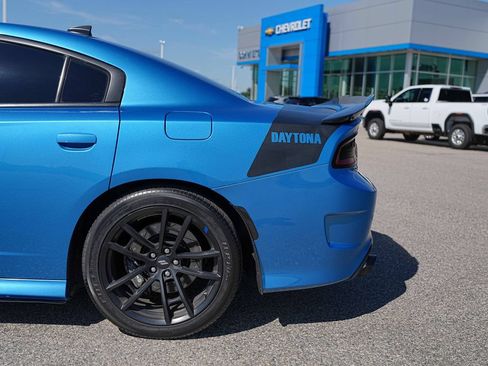 Used 2018 Dodge Charger R/T RWD image 12