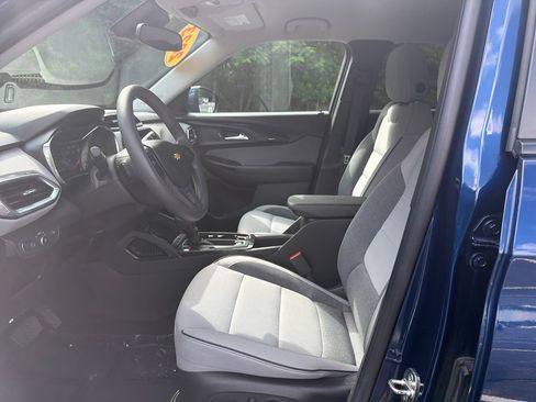 Used 2023 Chevrolet TrailBlazer LT FWD image 20