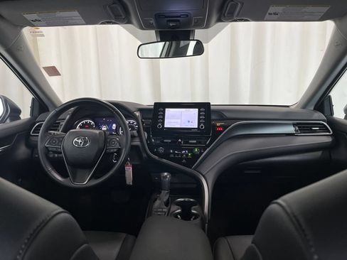 Used 2024 Toyota Camry SE AWD/4WD image 9