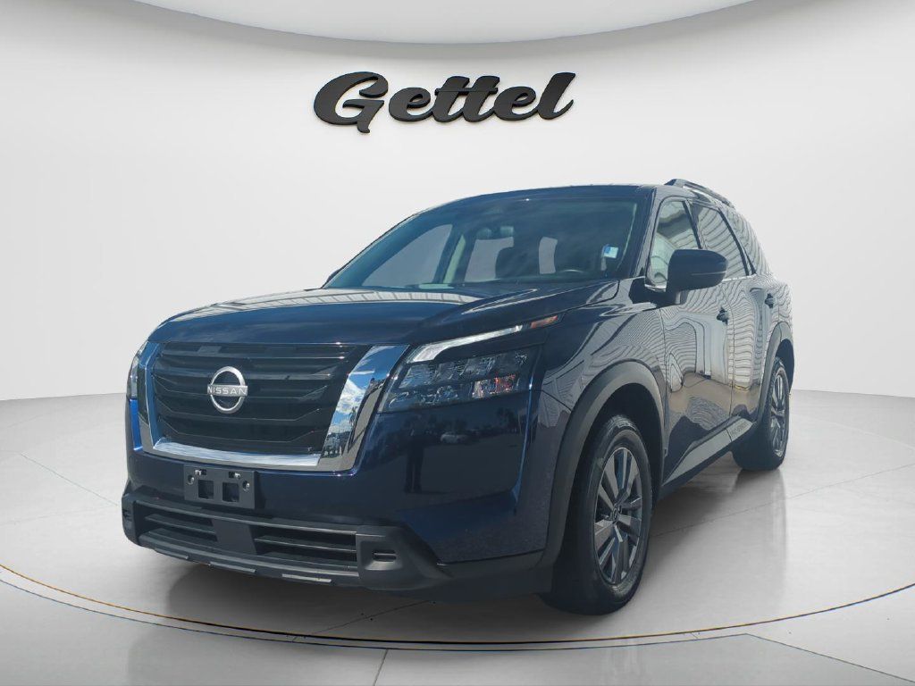 Certified 2025 Nissan Pathfinder SV FWD image 1