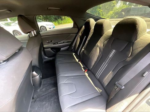 Used 2025 Hyundai Elantra Sport FWD image 25