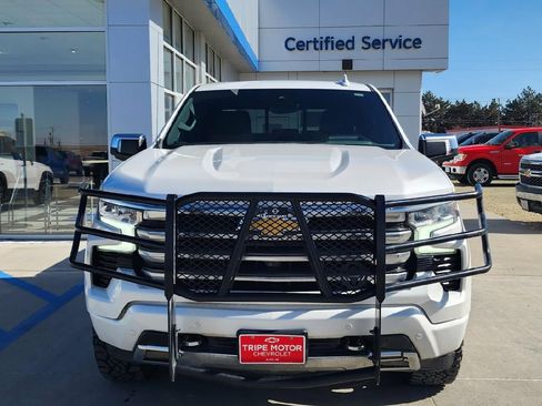 Used 2023 Chevrolet Silverado 1500 High Country w/ Technology Package image 2
