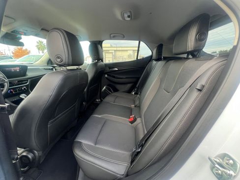 Used 2025 Buick Encore GX Preferred image 25