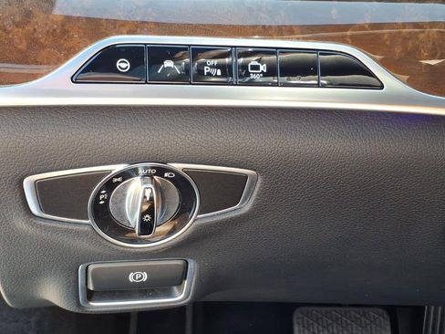 Used 2015 Mercedes-Benz S 550 Sedan image 18