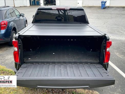 Used 2021 Chevrolet Silverado 1500 RST image 17