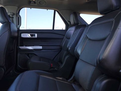 Used 2024 Ford Explorer Limited w/ Limited Technology Package image 14