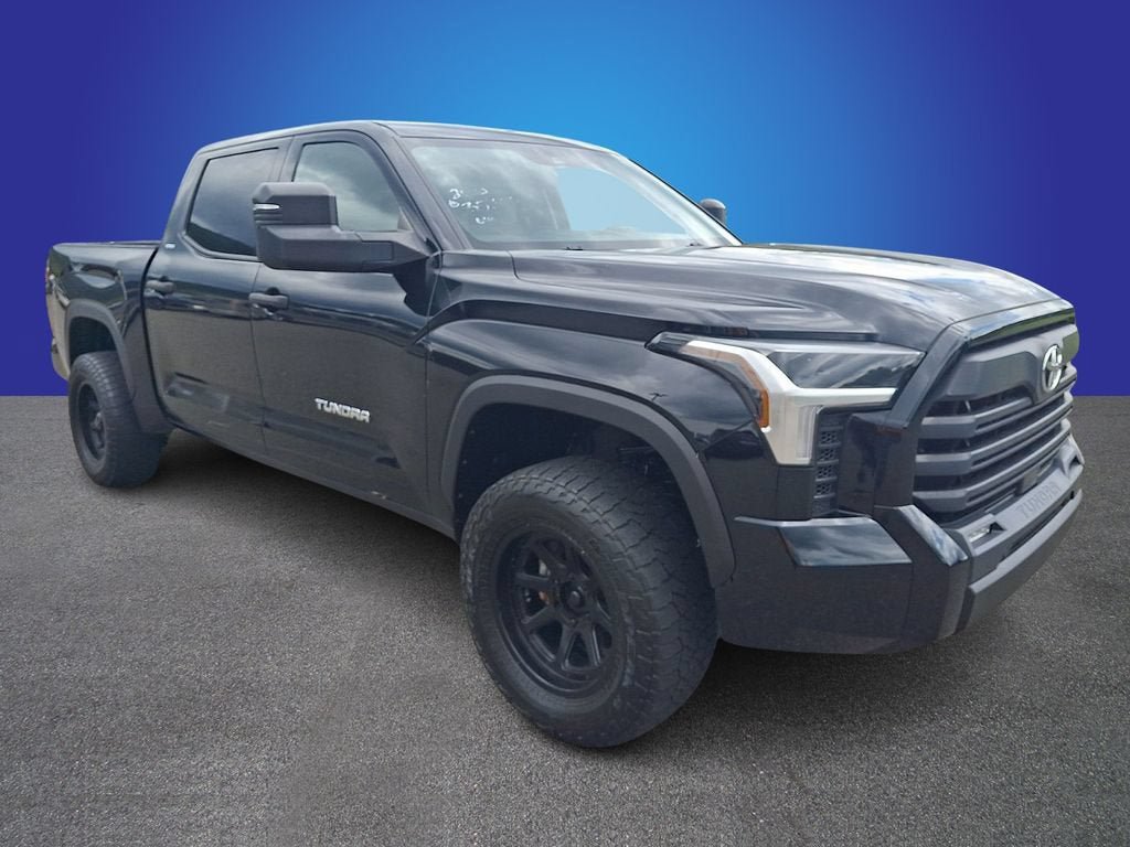 Used 2022 Toyota Tundra SR5 w/ SR5 Convenience Package AWD/4WD image 3
