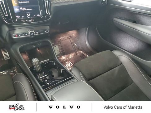 Used 2021 Volvo XC40 T5 R-Design w/ Advanced Package AWD/4WD image 18