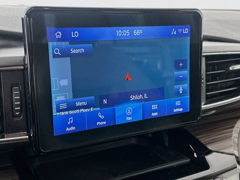 Used 2022 Ford Explorer Limited w/ Equipment Group 301A RWD image 13