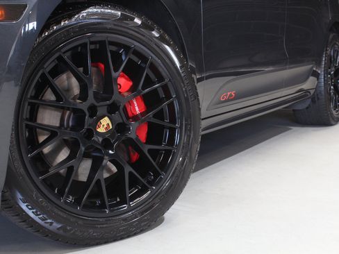 Used 2017 Porsche Macan GTS AWD/4WD image 19