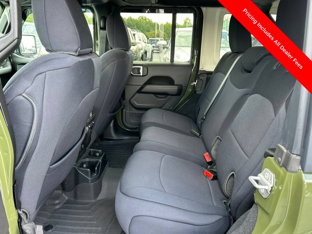 Used 2021 Jeep Wrangler Unlimited Sahara AWD/4WD image 13